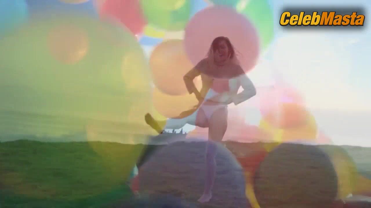 Miley Cyrus Swimsuit Scene From Malibu - Photo 1 of 5 photo 4