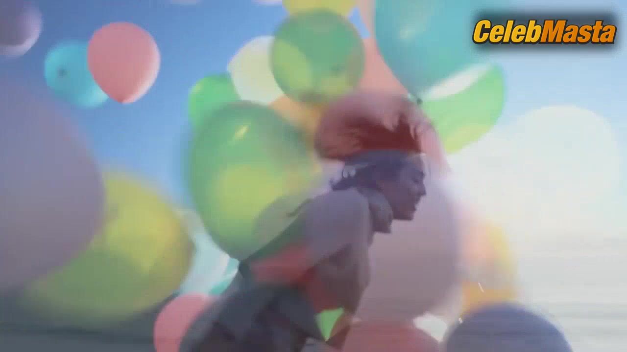 Miley Cyrus Swimsuit Scene From Malibu - Photo 1 of 5 photo 5