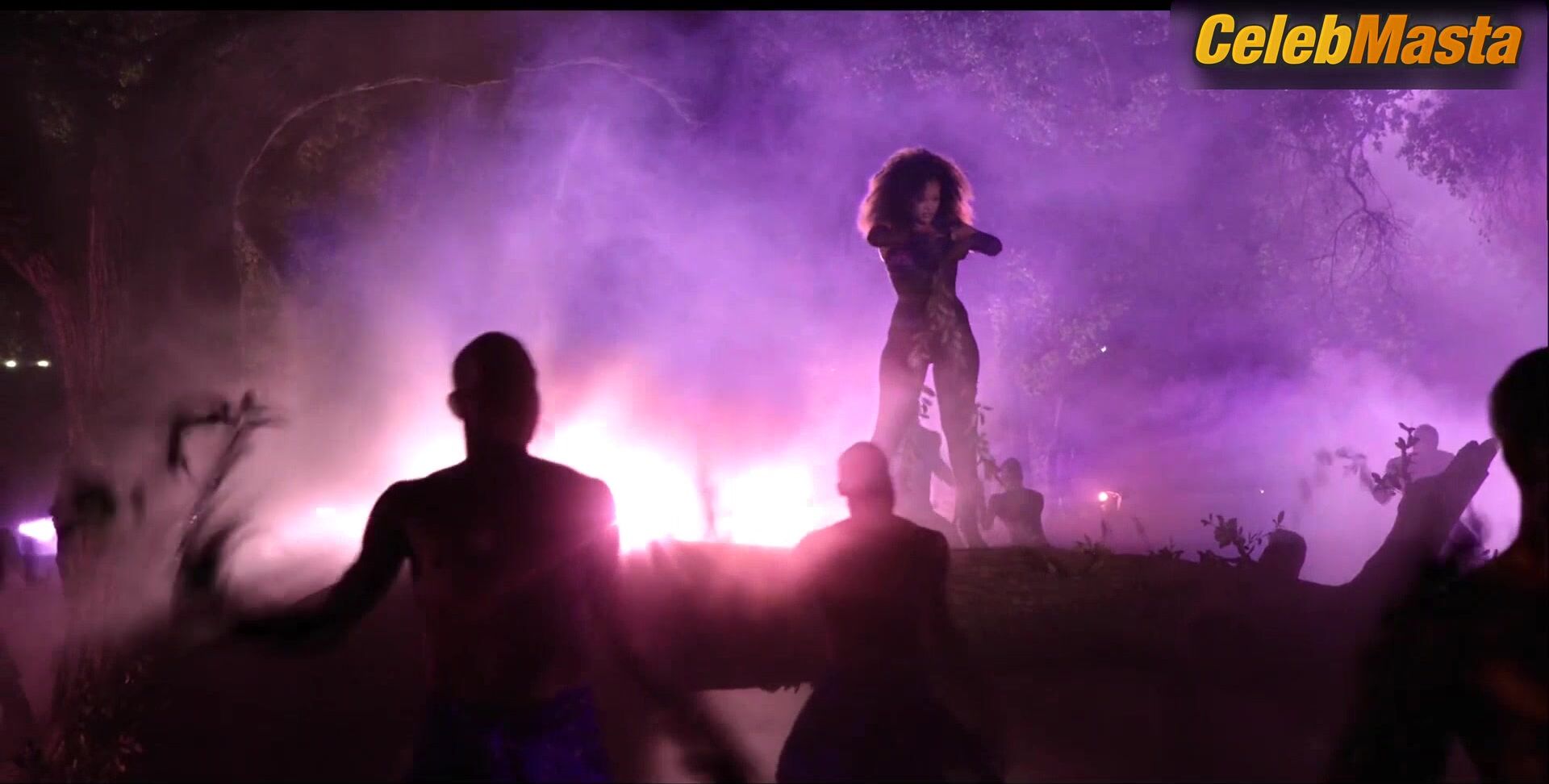 Rihanna ’s Hot Scene In Savage X Fenty Show - Photo 1 of 5