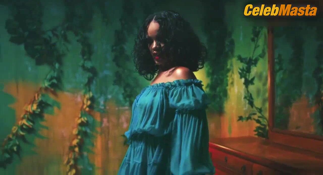 Rihanna ’s Sexy Scene From Wild Thoughts - Photo 2 of 5 photo 5