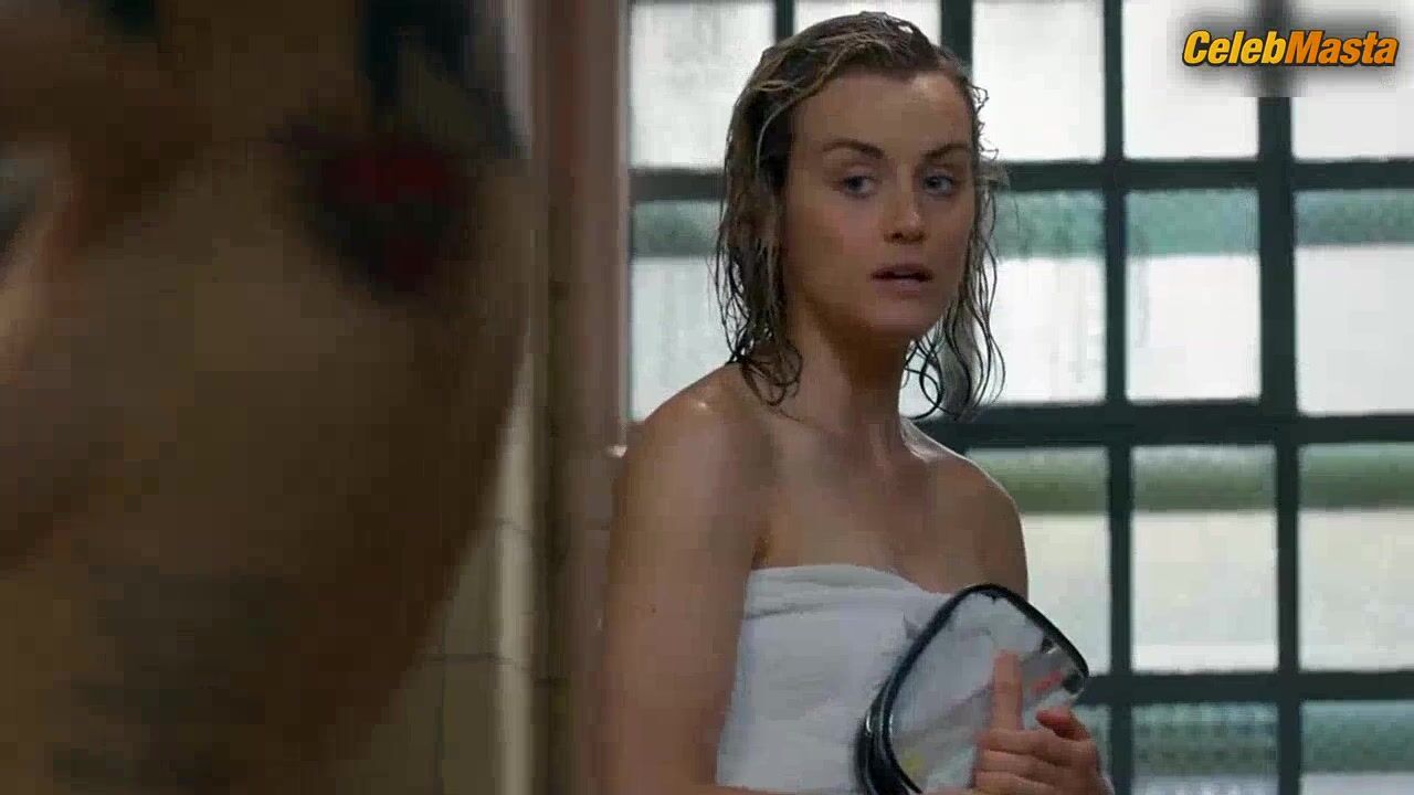 Ruby Rose Lesbian, Booty Scene In Orange Is The New - Photo 2 of 5 photo 1