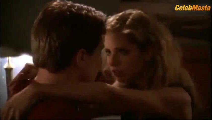 Sarah Michelle Gellar ’s Sexy Scene From Buffy The Vampire - Photo 2 of 5 photo 4