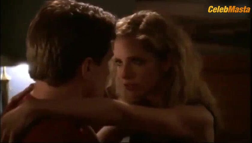 Sarah Michelle Gellar ’s Sexy Scene From Buffy The Vampire - Photo 2 of 5 photo 5