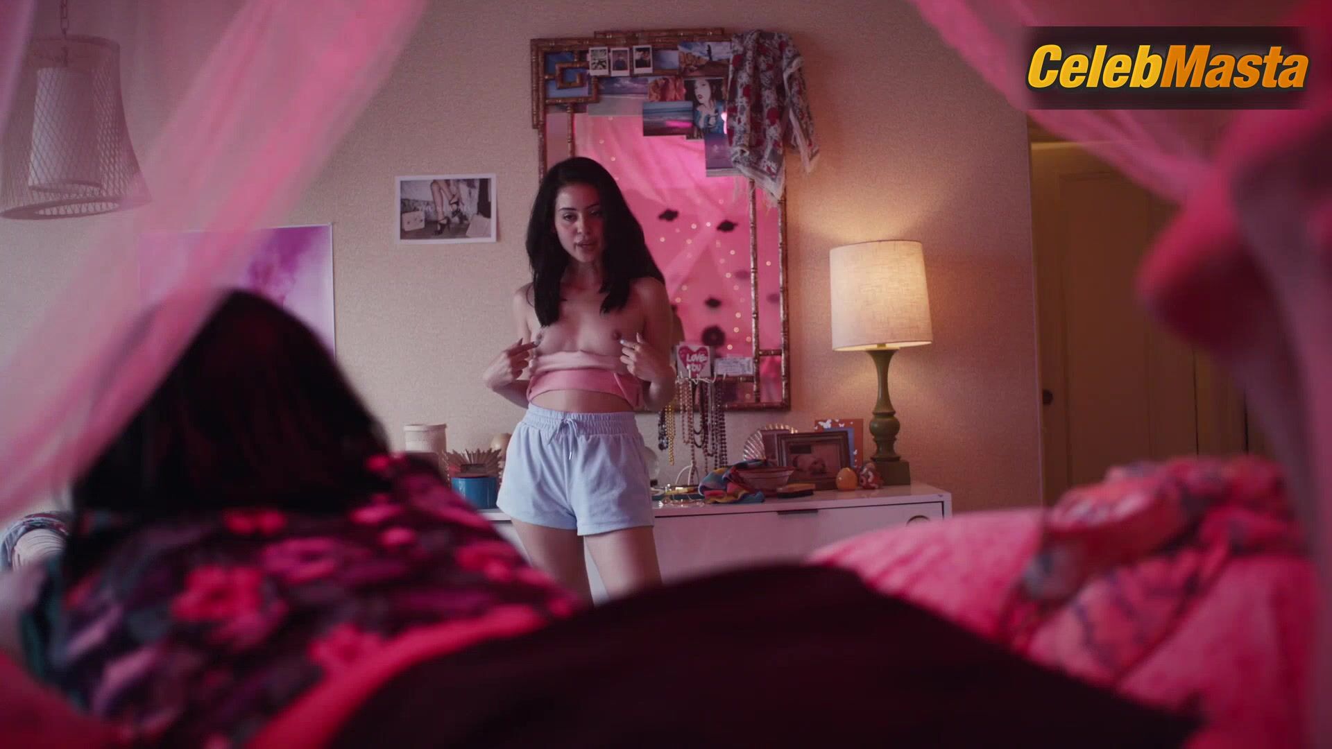 Alexa Demie Bares Boobs In Euphoria Scene - Photo 3 of 5 photo 4