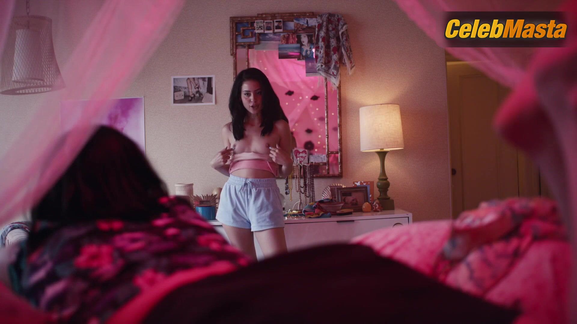 Alexa Demie Bares Boobs In Euphoria Scene - Photo 3 of 5 photo 5