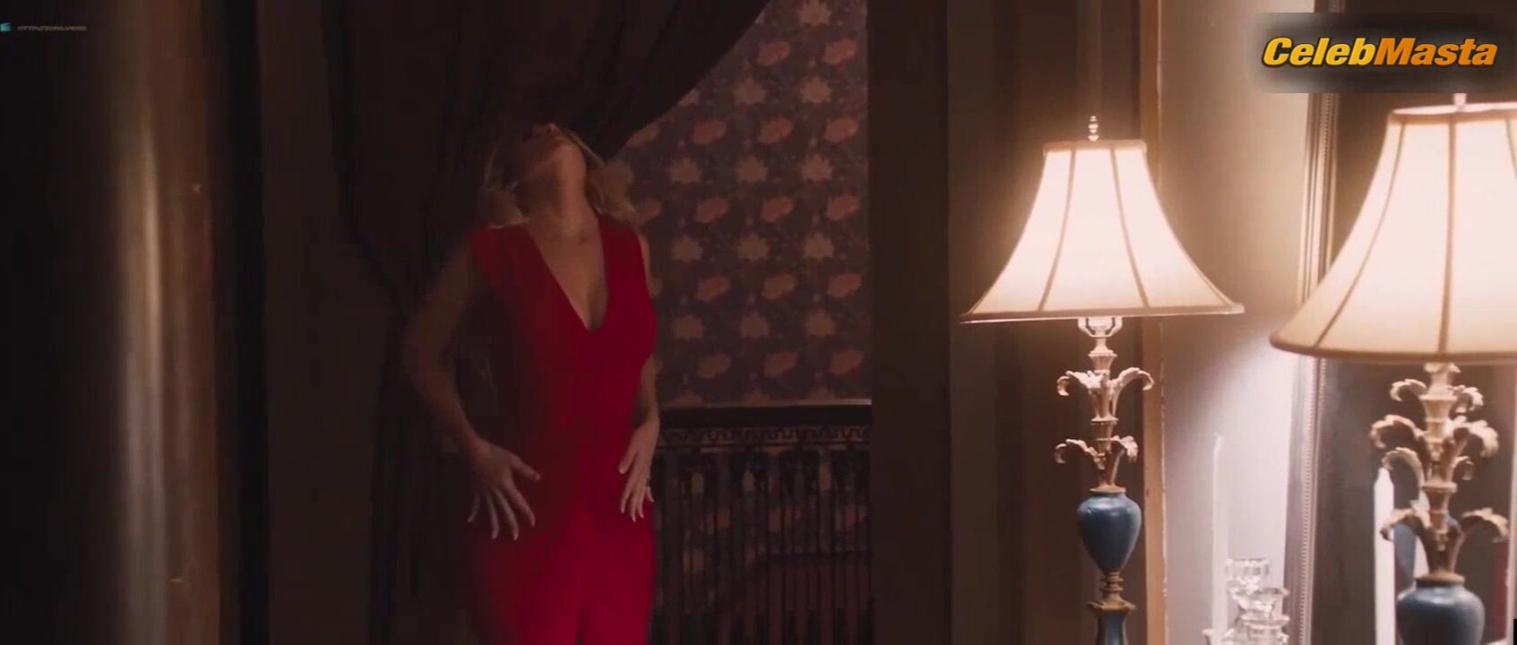 Alice Eve Boobs Scene In The Con Is On - Photo 2 of 5 photo 1