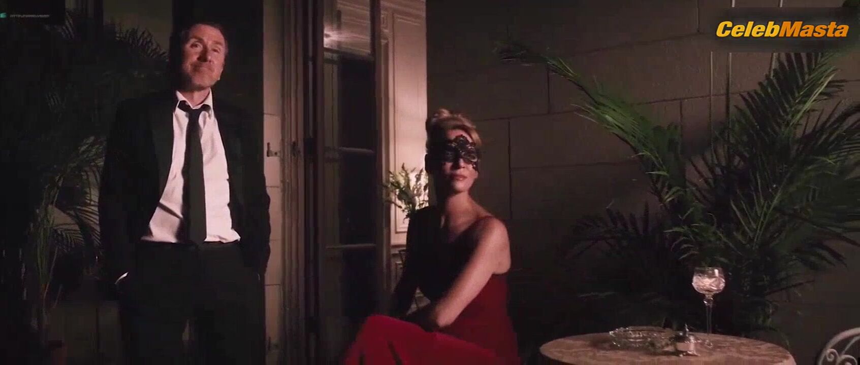 Alice Eve Boobs Scene In The Con Is On - Photo 2 of 5 photo 5