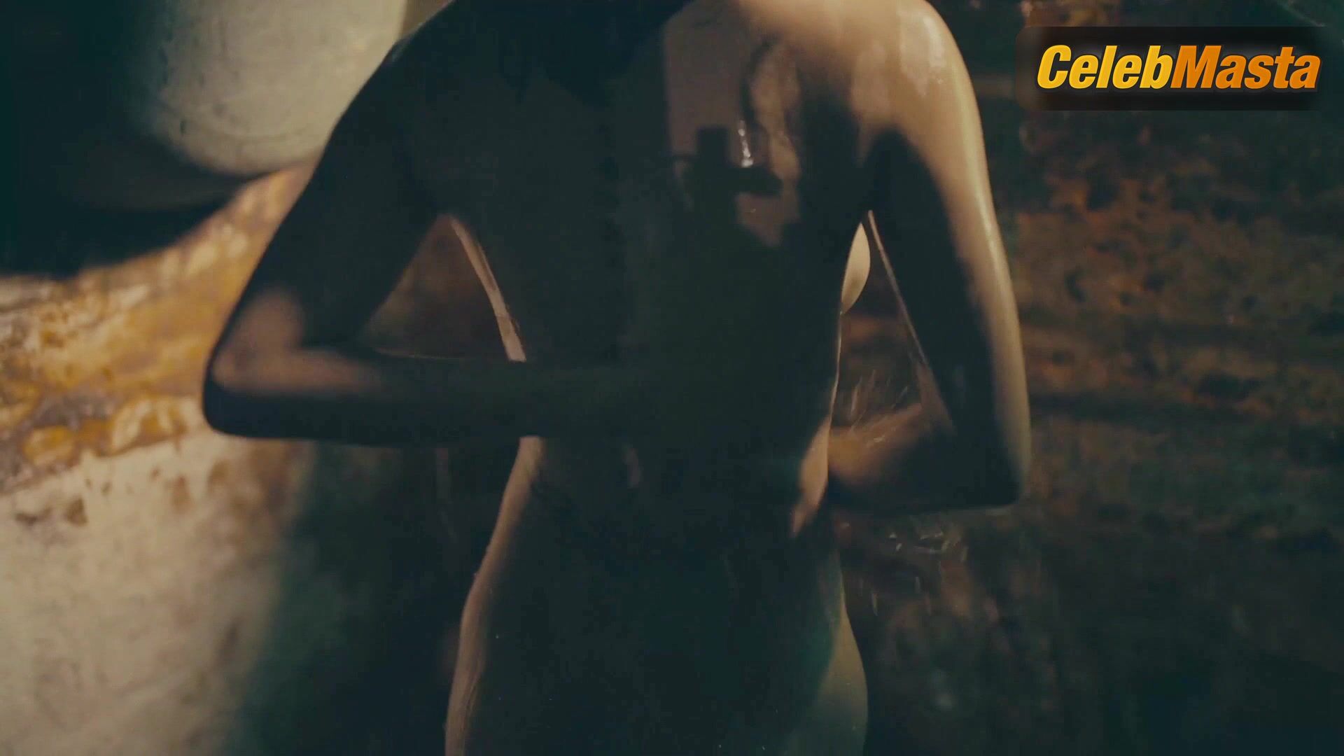 Aliya Raymundo ’s Tits, Ass Scene In Kalakal - Photo 2 of 5 photo 1