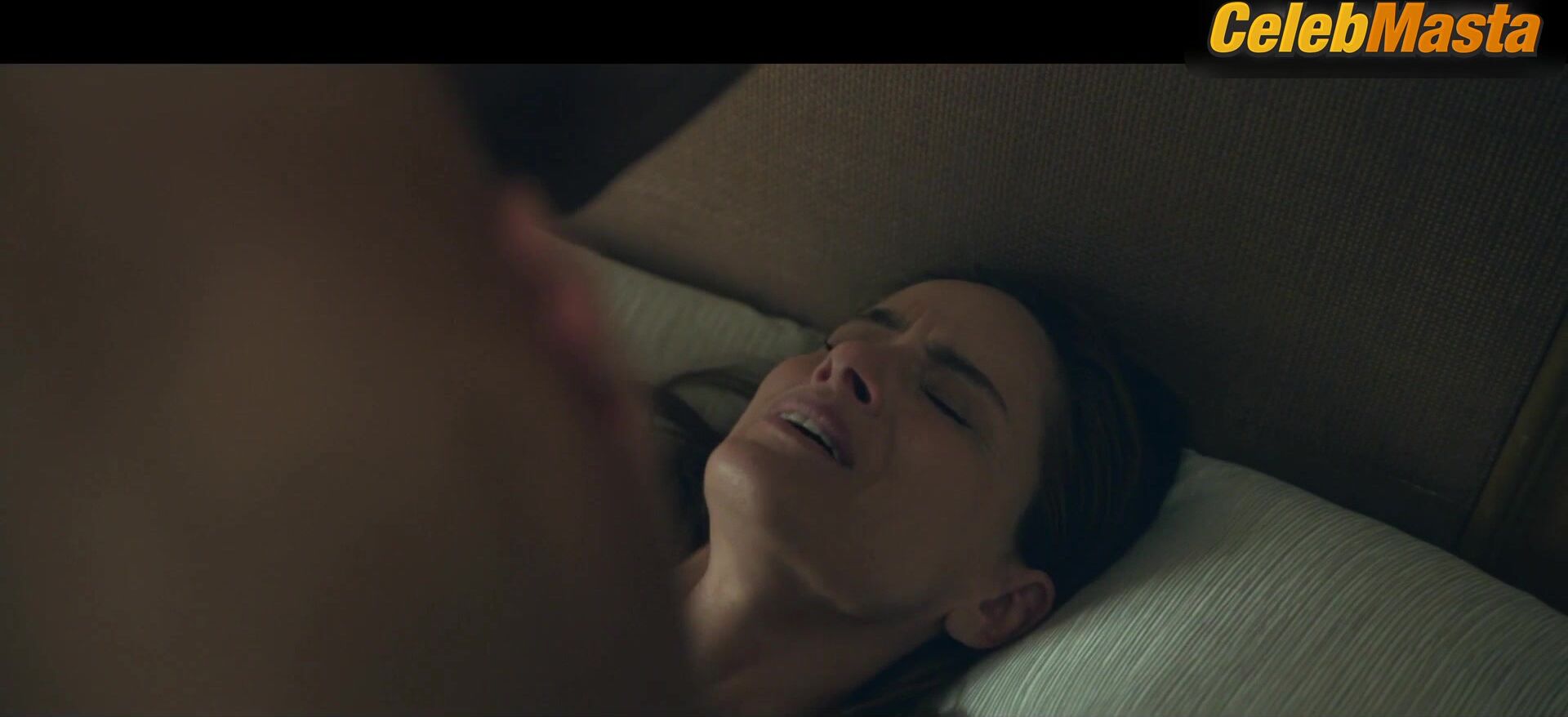 Amanda Peet Hot Scene From Your Friends & Neighbors - Photo 2 of 5 photo 1