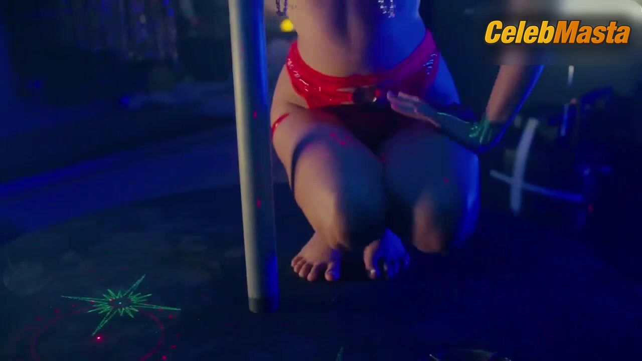 Aliya Raymundo Janna Cuervo, And Reina Castillo Bare Booty - Photo 2 of 5 photo 5