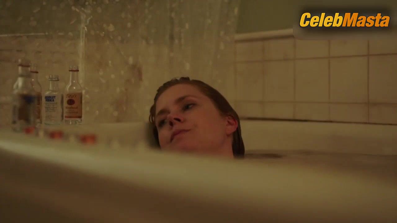 Amy Adams Boobs Scene In Sharp Objects - Photo 1 of 5