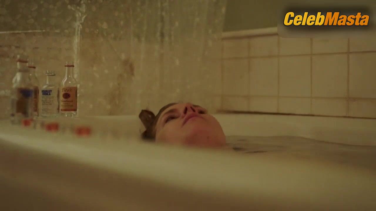 Amy Adams Boobs Scene In Sharp Objects - Photo 1 of 5 photo 2