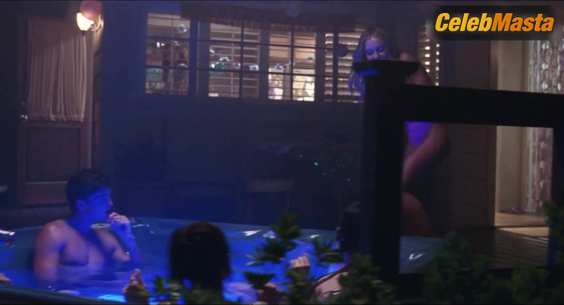 Alexa Demie Sydney Sweeney And ’s Swimsuit Scene - Photo 2 of 5 photo 1