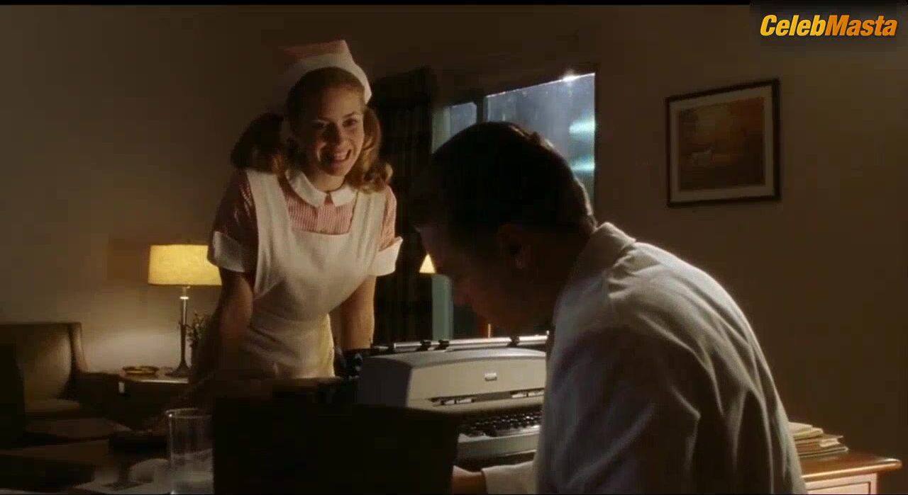 Amy Adams Tits, Underwear Scene From Catch Me If You - Photo 1 of 5
