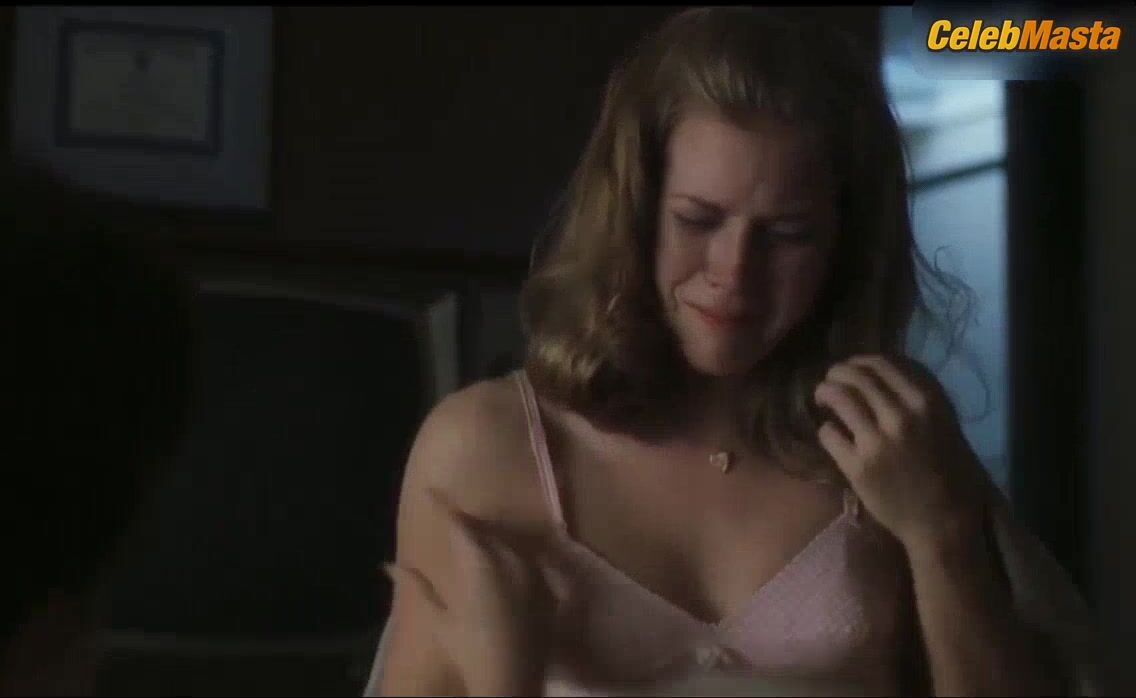 Amy Adams Tits, Underwear Scene From Catch Me If You - Photo 1 of 5 photo 4