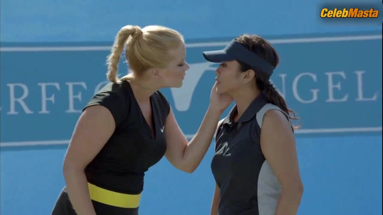 Amy Schumer ’s Lesbian Scene In Inside - Photo 4 of 5 photo 1