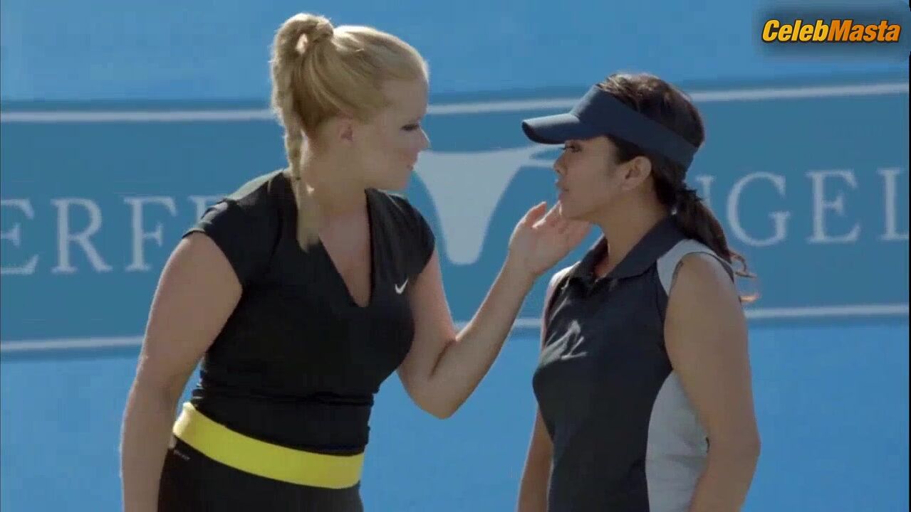 Amy Schumer ’s Lesbian Scene In Inside - Photo 4 of 5