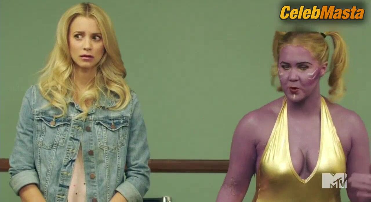 Amy Schumer Shows Sexy Scene At Mtv Movie Awards - Photo 1 of 5 photo 4