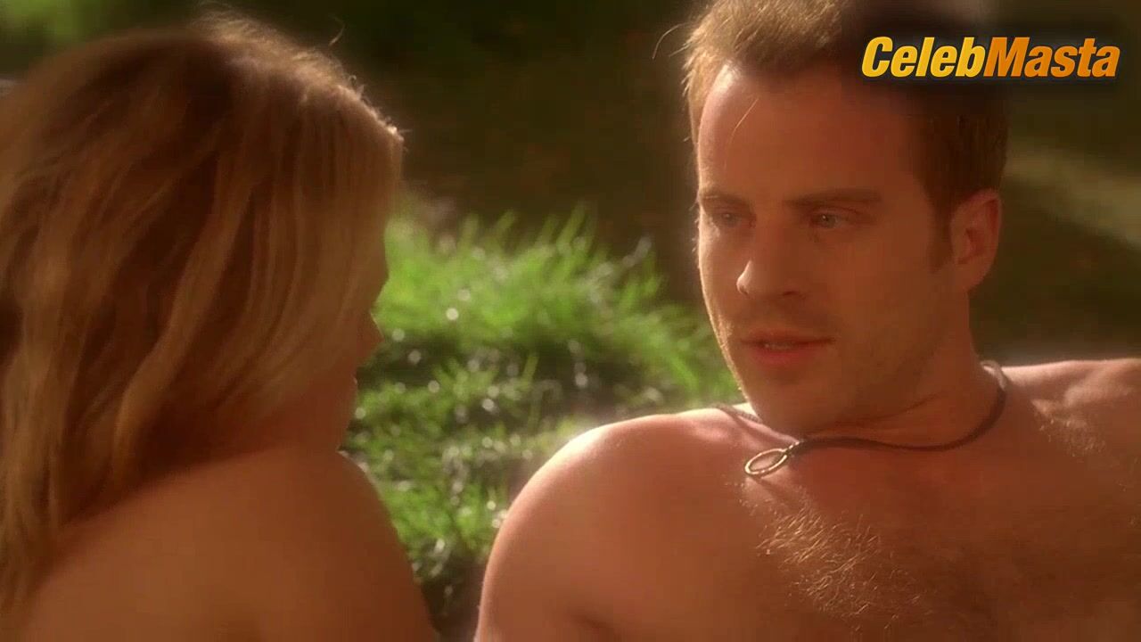 Anna Paquin ’s Boobs, Ass Scene In True Blood - Photo 1 of 5 photo 4