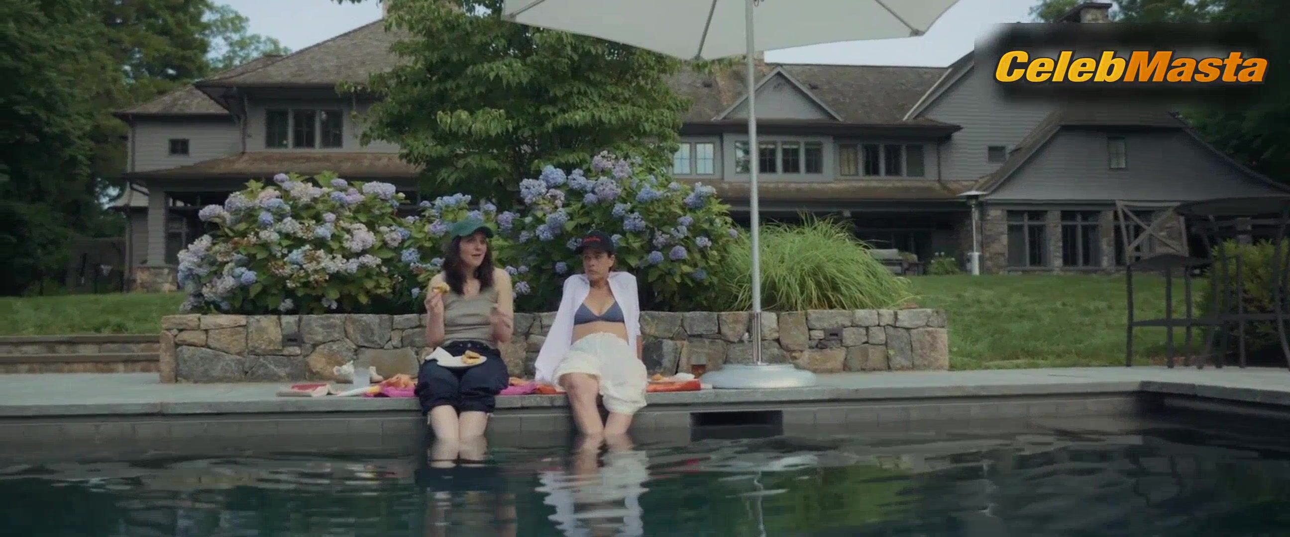 Amanda Peet Lena Hall And Tits, Swimsuit Scene From Your - Photo 1 of 5