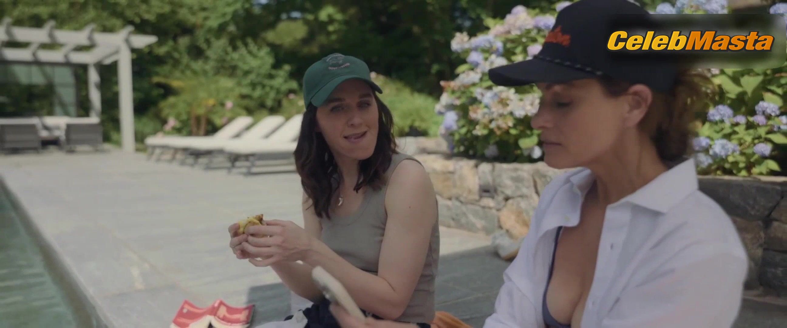 Amanda Peet Lena Hall And Tits, Swimsuit Scene From Your - Photo 1 of 5 photo 5