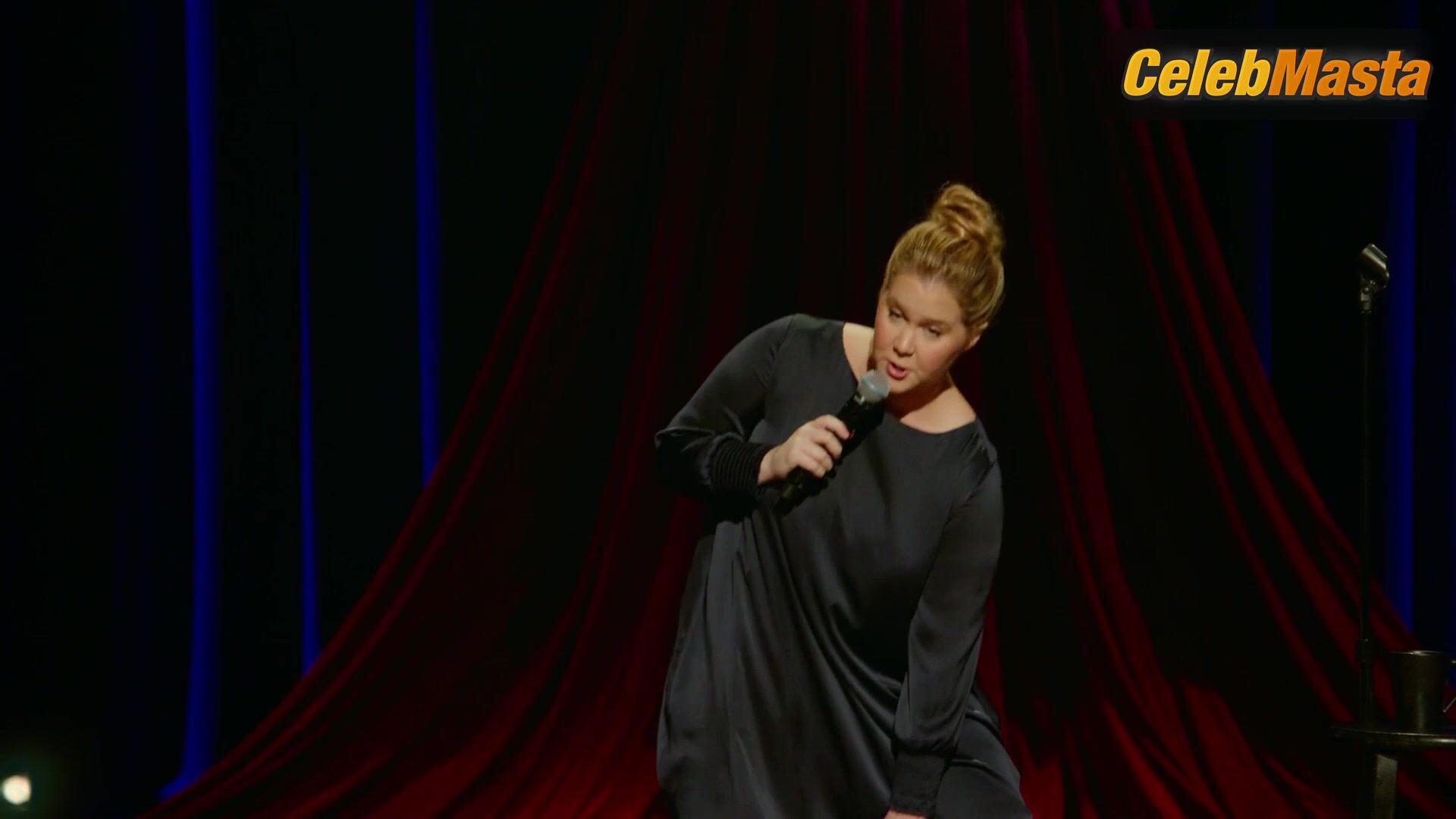 Amy Schumer Underwear Scene From Growing - Photo 1 of 5