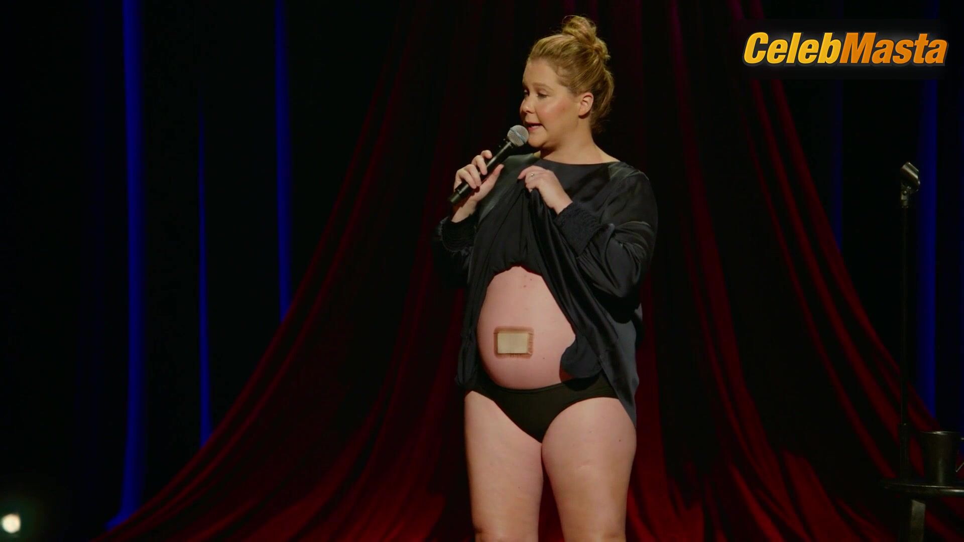 Amy Schumer Underwear Scene From Growing - Photo 1 of 5 photo 2