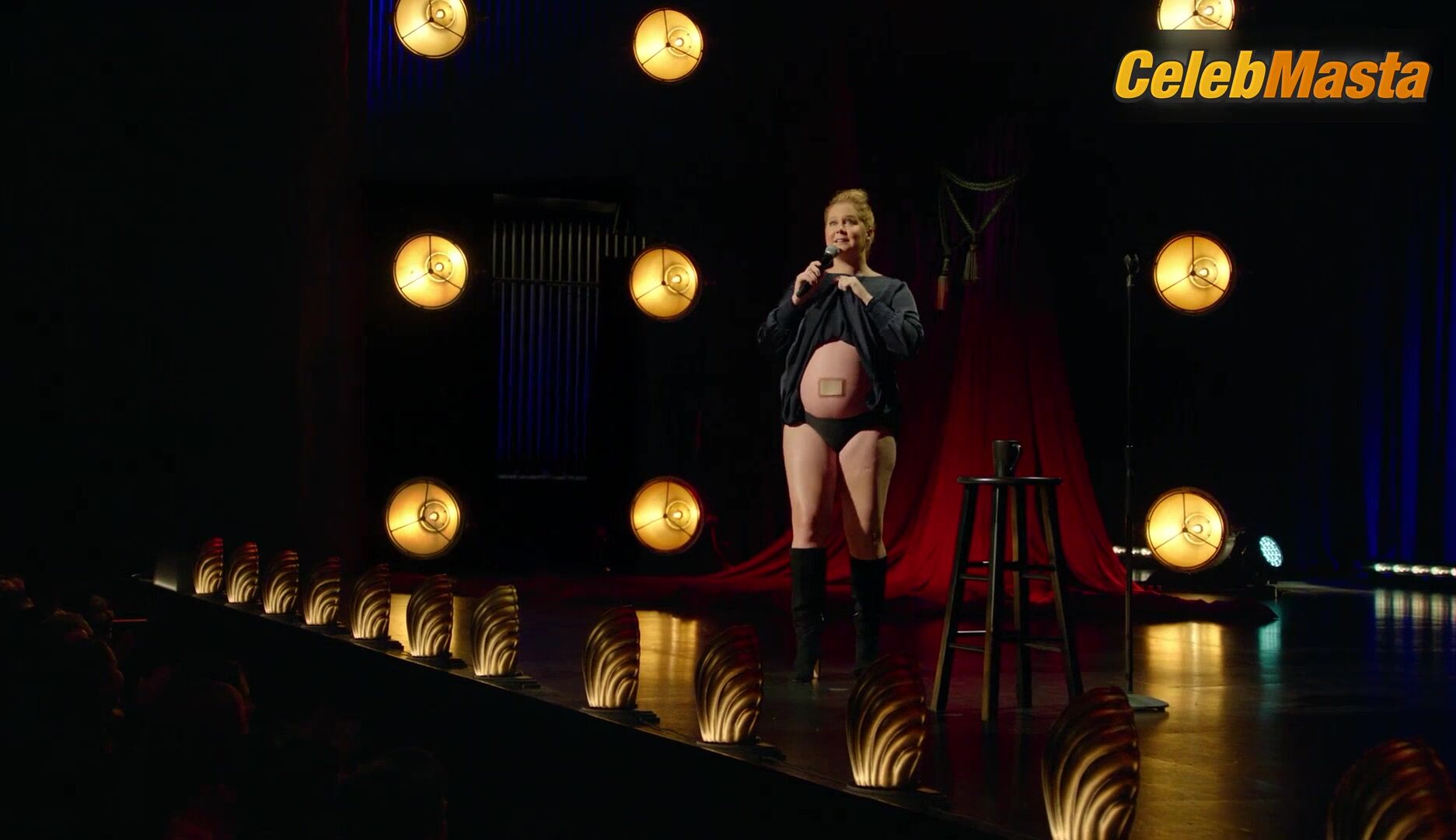 Amy Schumer Underwear Scene From Growing - Photo 1 of 5 photo 5