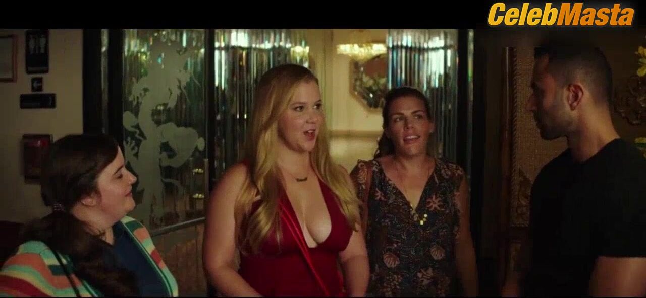 Amy Schumer ’s Sexy Scene In I Feel Pretty - Photo 1 of 5 photo 4