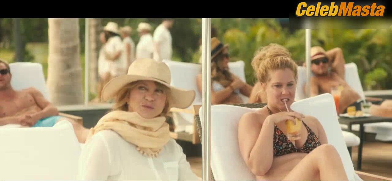 Amy Schumer ’s Swimsuit Scene In Snatched - Photo 1 of 5 photo 4