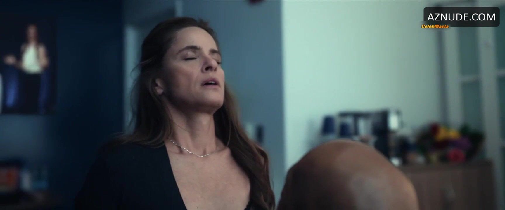 Amanda Peet ’s Sexy Scene From Your Friends And - Photo 1 of 5 photo 2