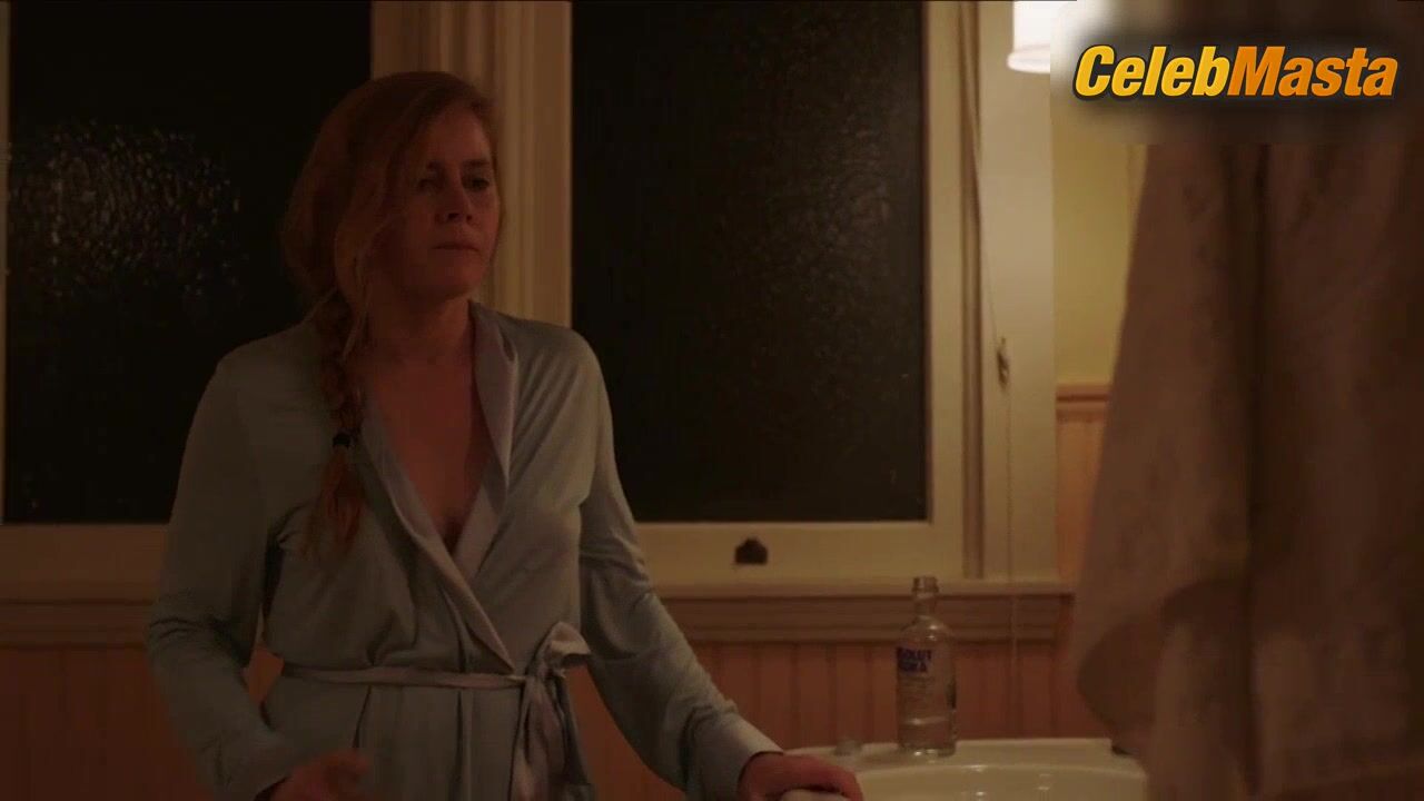 Amy Adams Booty Scene In Sharp Objects - Photo 1 of 5