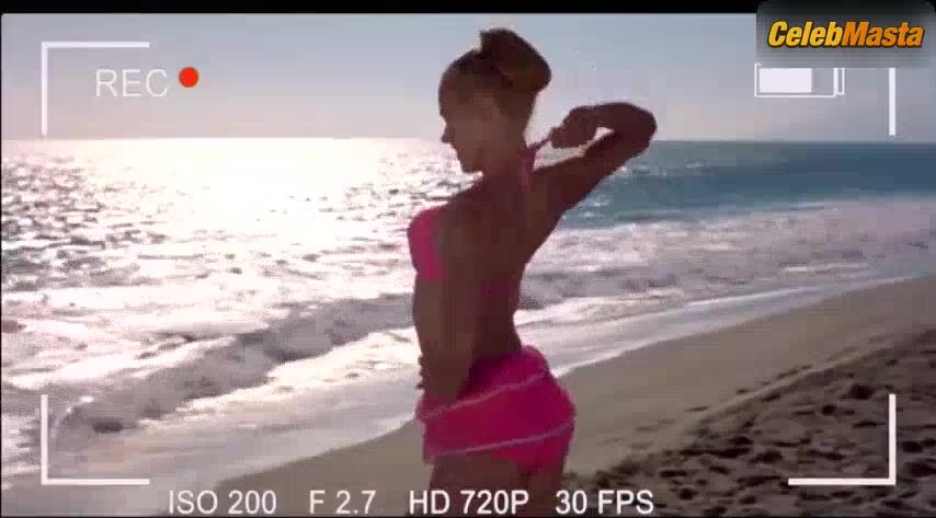 Amy Adams Jessica Biel And ’ Boobs, Bikini Scene - Photo 1 of 5 photo 2