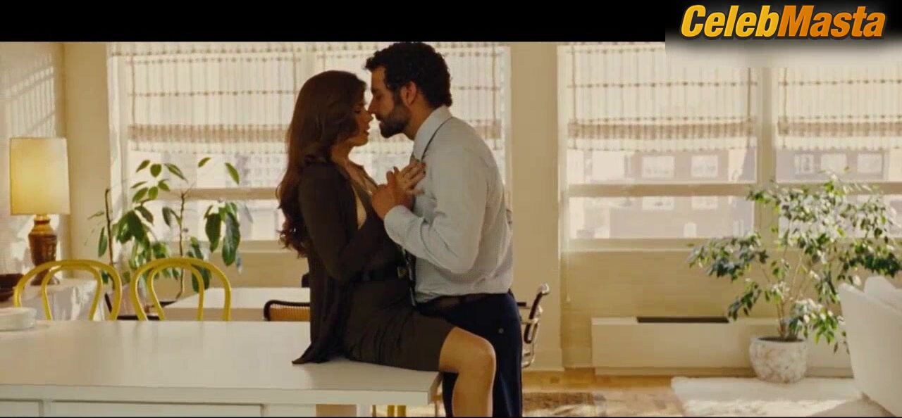 Amy Adams Reveals Curves Scene In American Hustle - Photo 2 of 5 photo 4