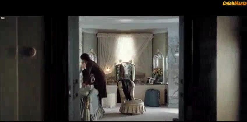 Amy Adams Ass, Tits Scene From Miss Pettigrew Lives - Photo 1 of 5