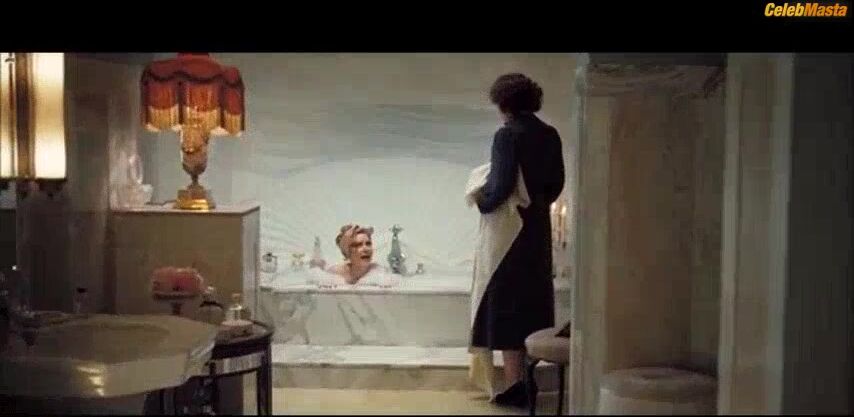 Amy Adams Ass, Tits Scene From Miss Pettigrew Lives - Photo 1 of 5 photo 2