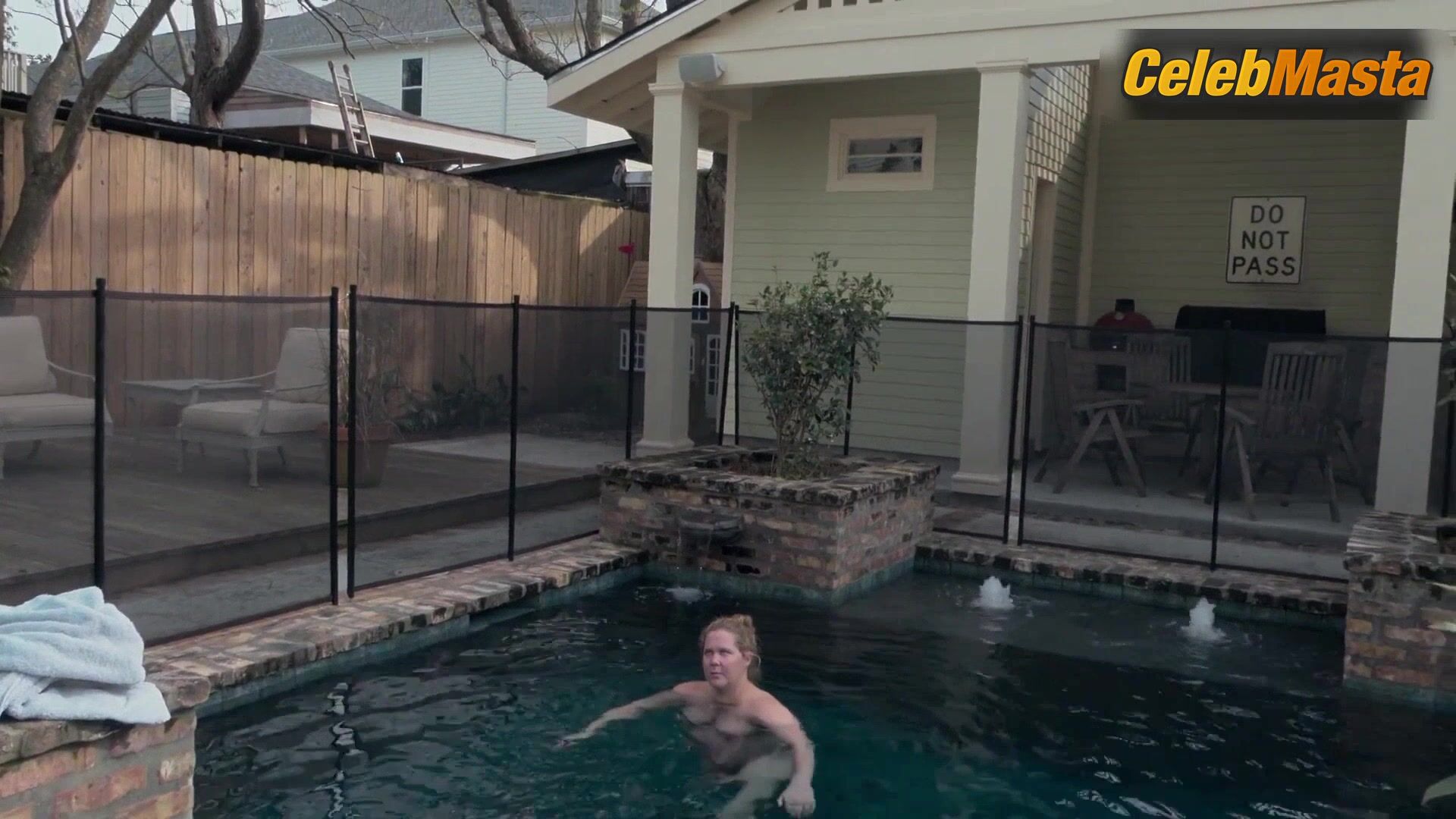 Amy Schumer Boobs Scene In Expecting Amy - Photo 1 of 5 photo 4