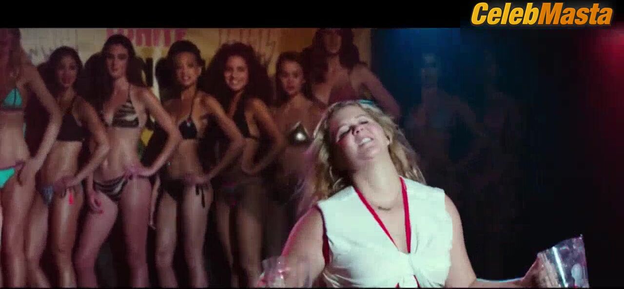 Amy Schumer Steamy Scene In I Feel Pretty - Photo 2 of 5 photo 5