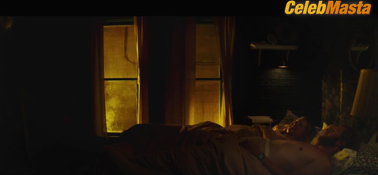 Amy Schumer Hot Scene In I Feel Pretty - Photo 2 of 5