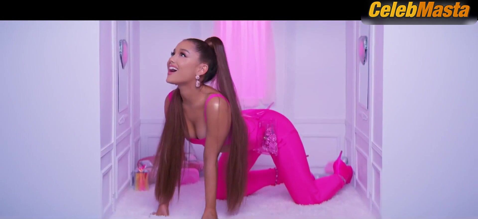 Ariana Grande ’s Sexy Scene In 7 Rings - Photo 1 of 5