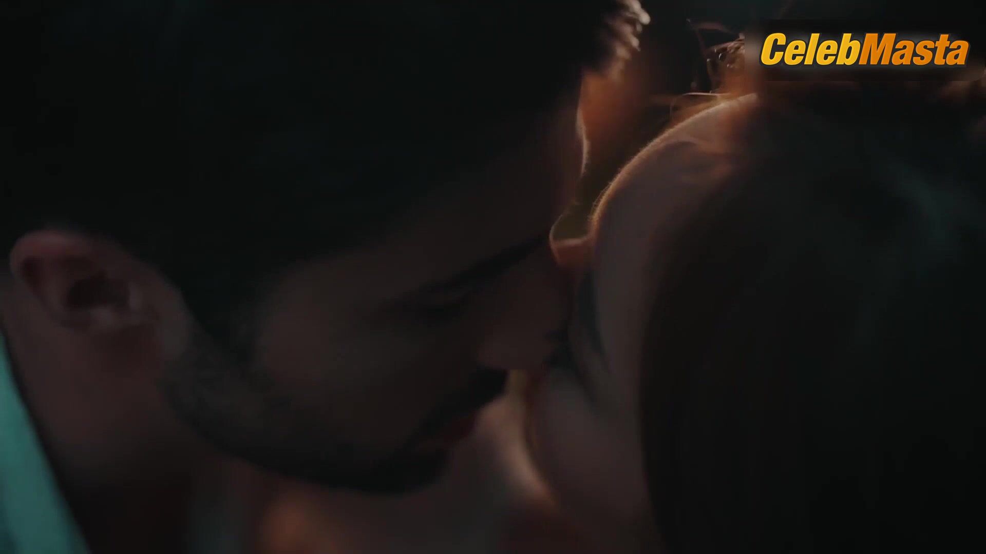 Angeline Aril Bares Butt, Boobs Scene In Sa Gabing Mainit - Photo 2 of 5 photo 1
