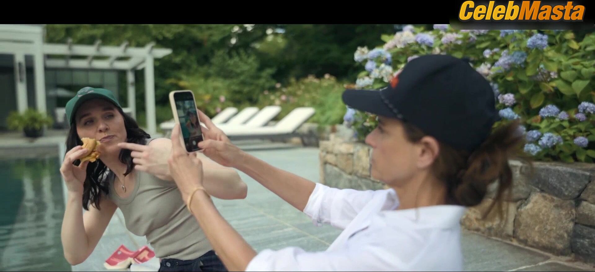 Amanda Peet ’s Swimsuit Scene In Your Friends - Photo 1 of 5 photo 4