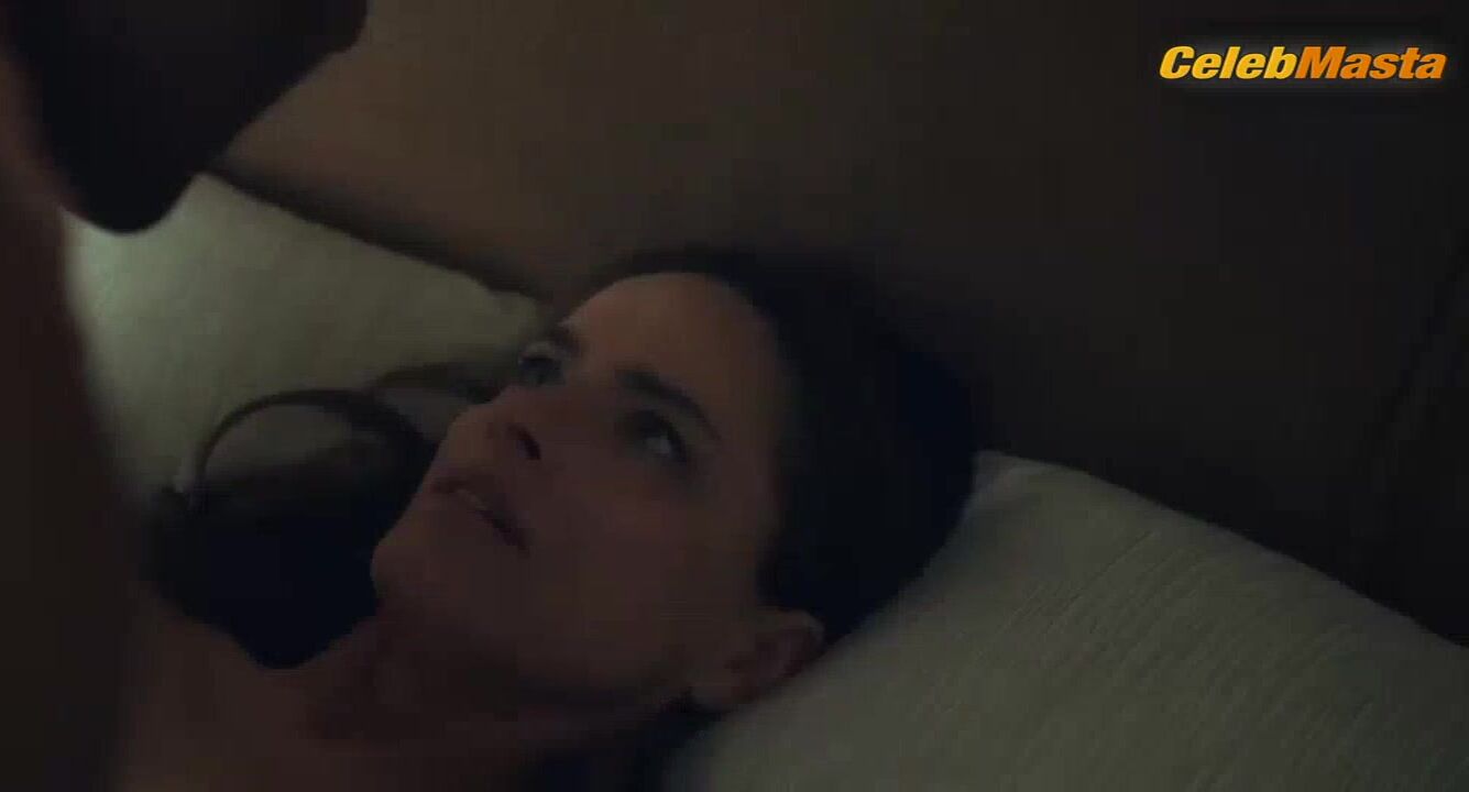 Amanda Peet ’s Ass Scene From Your Friends & - Photo 4 of 5 photo 1