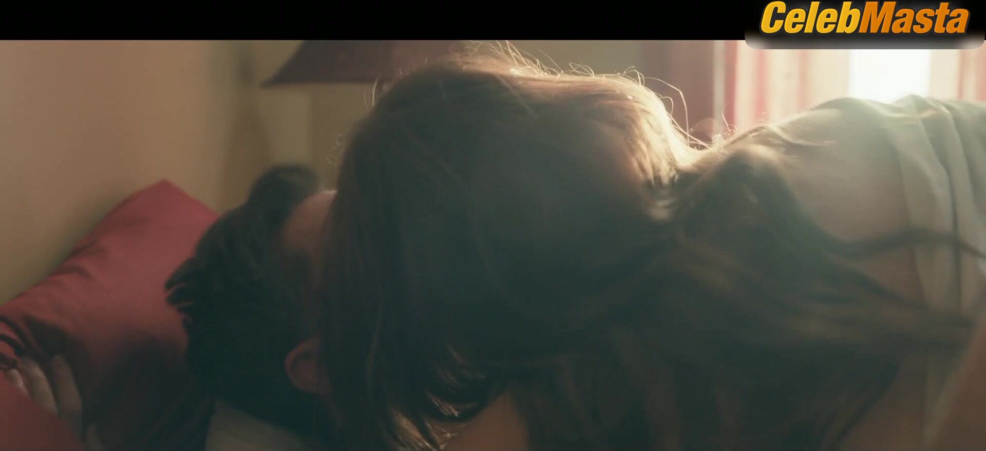 Amanda Peet ’s Underwear Scene In Your Friends - Photo 1 of 5 photo 5