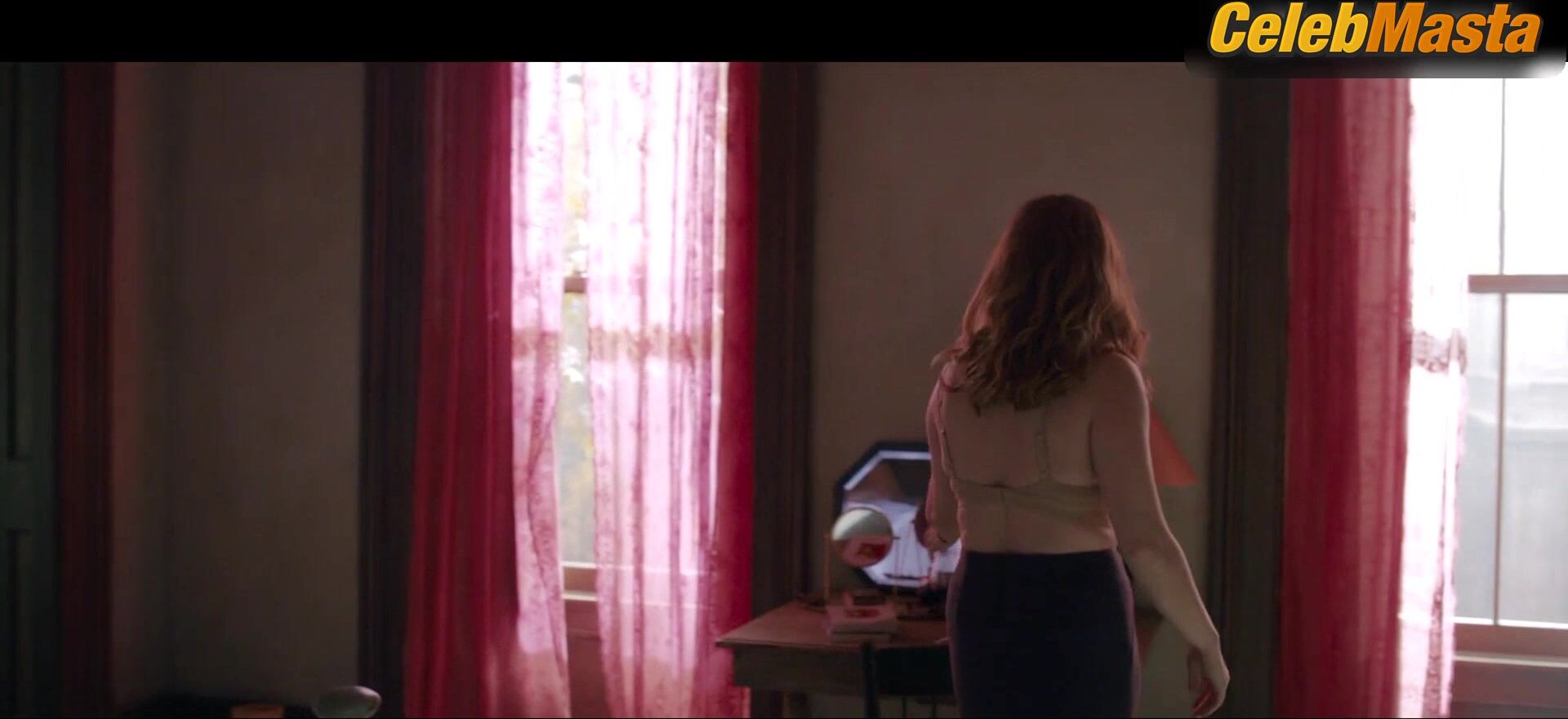 Amy Adams Underwear Scene From The Woman In The Window - Photo 4 of 5 photo 1