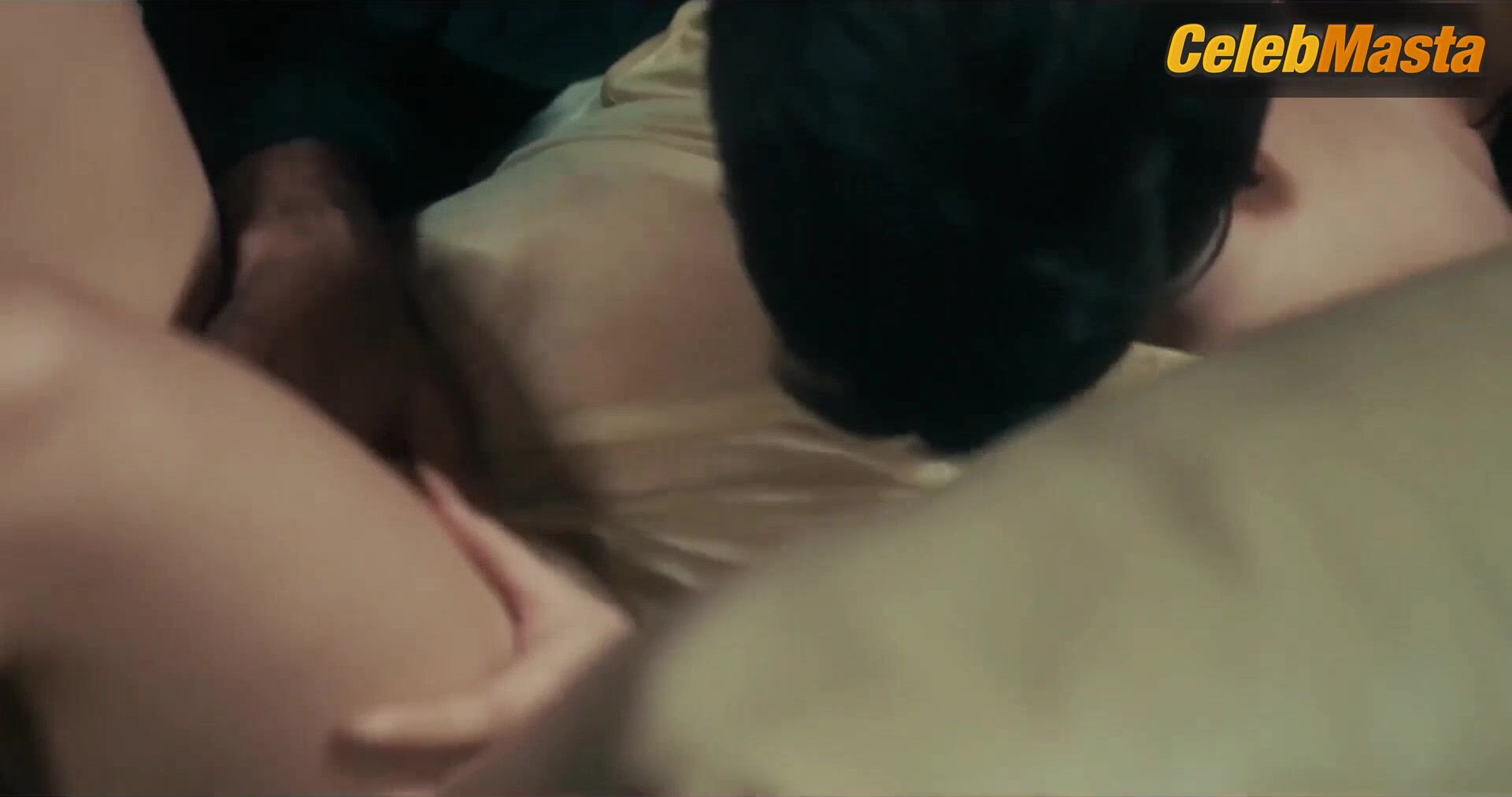 Arah Alonzo Boobs Scene In Kandungan - Photo 1 of 5 photo 2