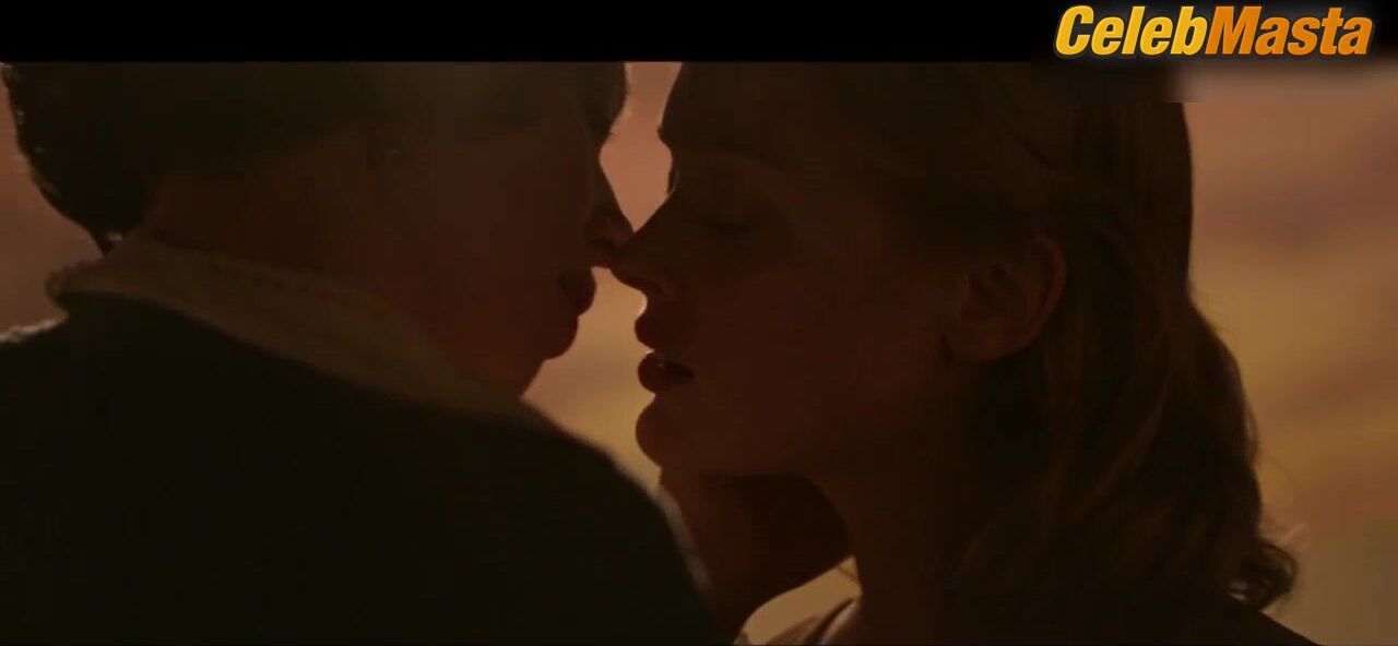 Bella Heathcote Rebecca Hall And ’s Lesbian Scene In - Photo 1 of 5 photo 2