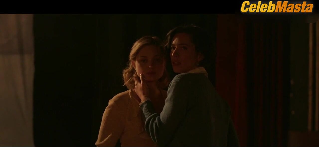 Bella Heathcote Rebecca Hall And ’s Lesbian Scene In - Photo 1 of 5 photo 5