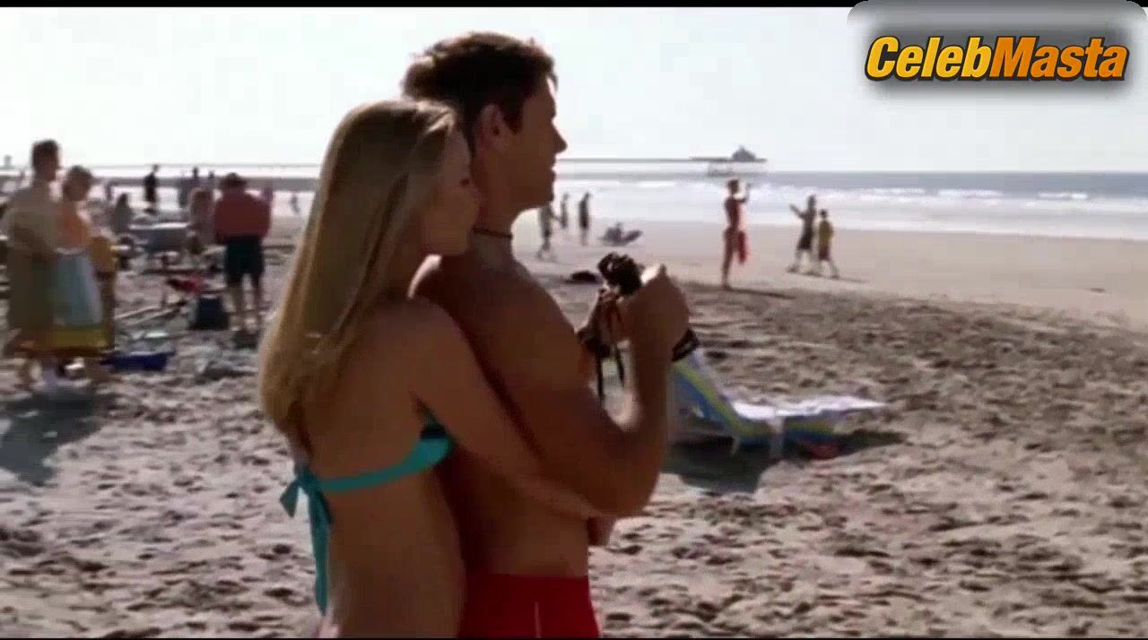 Cameron Richardson Shows Bikini Scene In Point Pleasant - Photo 5 of 5 photo 1