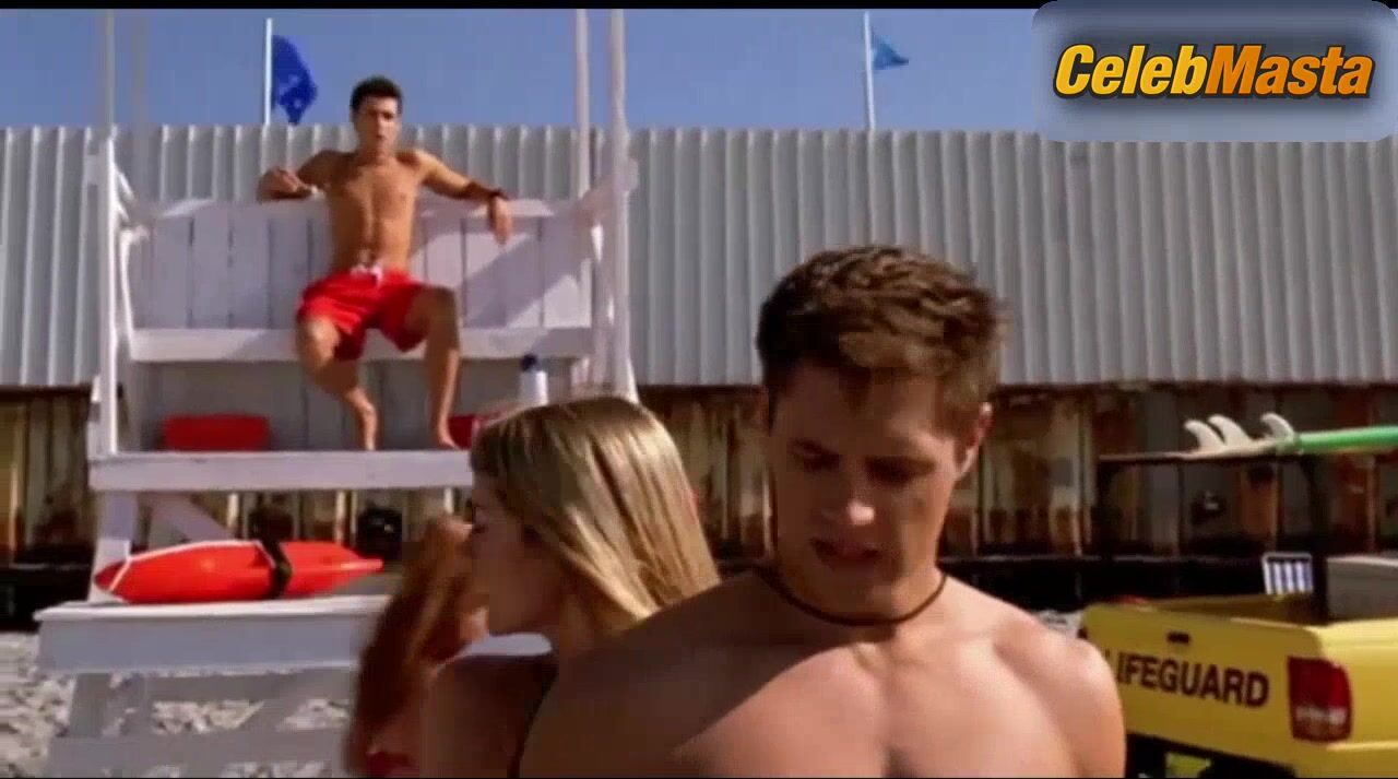Cameron Richardson Shows Bikini Scene In Point Pleasant - Photo 5 of 5 photo 2